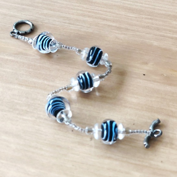 free with purchase! striped beaded bracelet - Picture 2 of 3